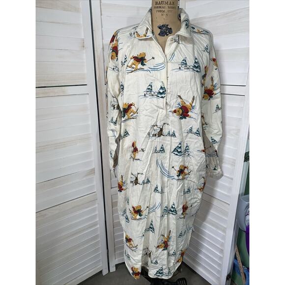 Disney Store Winnie The Pooh On Skis Winter Cozy Comfy Warm Flannel Gown L/XL - Picture 1 of 8